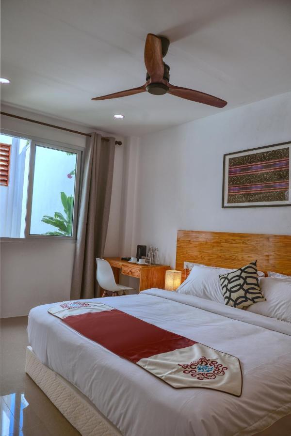 Island Ambience Hotel Maafushi Exterior foto