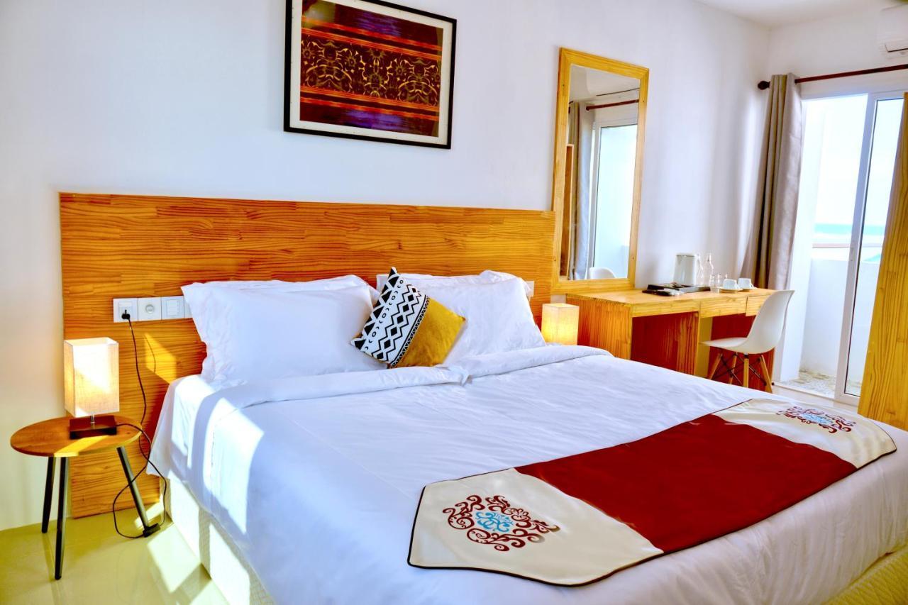 Island Ambience Hotel Maafushi Exterior foto